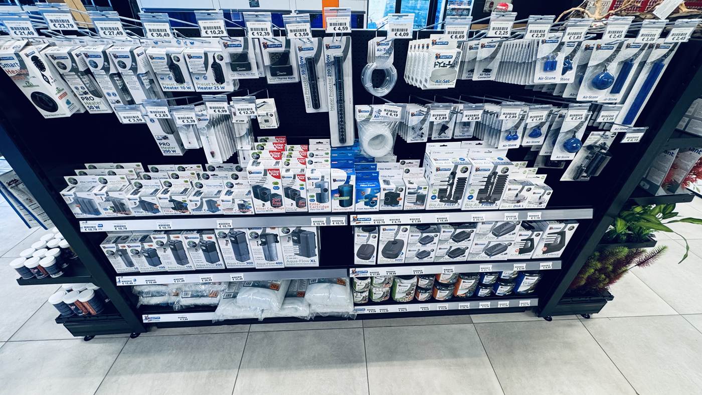 Het merkrek met aquariumtechniek bij LUX AQUA: verwarmers, filters, luchtpompen en filtermateriaal